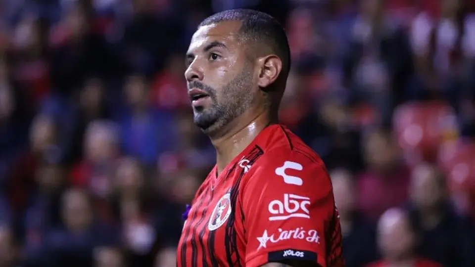 Aficionados del Racing, molestos tras mal desempeño de Edwin Cardona: 'Deja de robar'