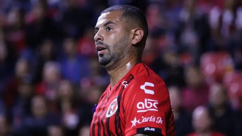 Aficionados del Racing, molestos tras mal desempeño de Edwin Cardona: 'Deja de robar'