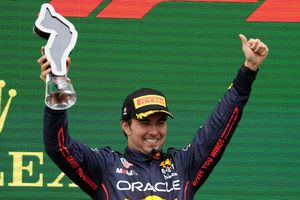 Checo Pérez fue elogiado por la F1: ‘México tiene su secretario de defensa y de ataque’