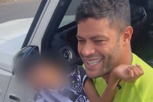 VIDEO: Hulk tiene un hermoso detalle con niño que sufre de discapacidad