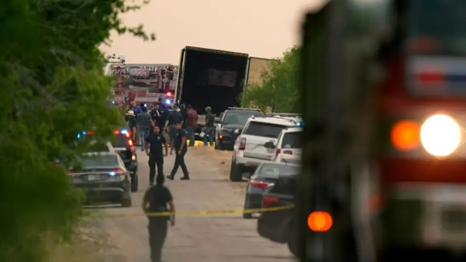 Texas: Hallaron 46 migrantes muertos y 16 heridos dentro de un camión