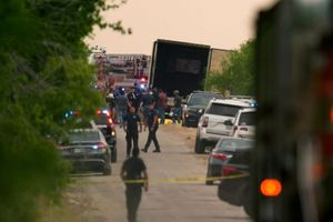 Texas: Hallaron 46 migrantes muertos y 16 heridos dentro de un camión