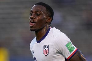 Qatar 2022: Tim Weah, baja de EE.UU. por vacunación incompleta