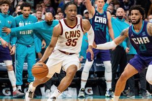 NBA: Árbitro validó un triple que no entró al aro en el Hornets vs Cavaliers