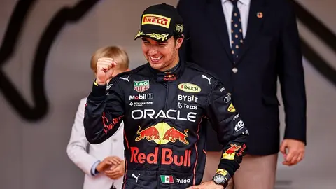 Checo Pérez: Trajinera de Xochimilco rindió homenaje al piloto y a Red Bull