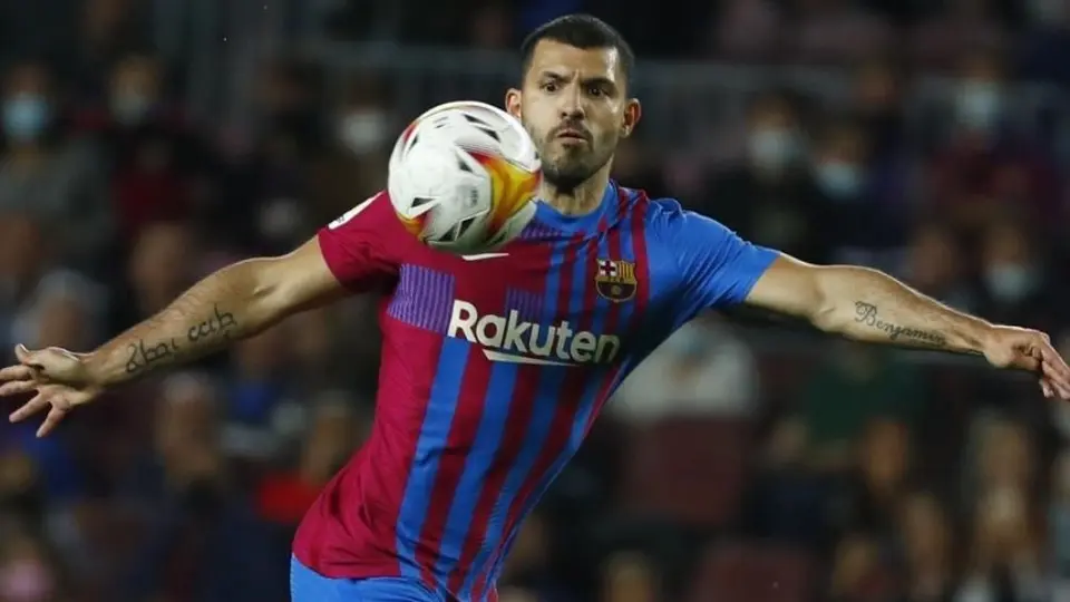 Kun Agüero sobre chip en el corazón: 'Soy Iron Man, de noche tiro luces de colores'