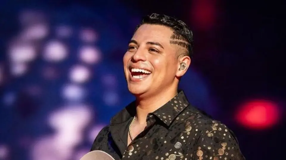 Familiar de Eduin Caz, vocalista de Grupo Firme, sufrió aparatoso accidente automovilístico