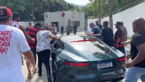 Flamengo: Aficionados del Buitre encararon a jugadores tras derrota ante Fluminense