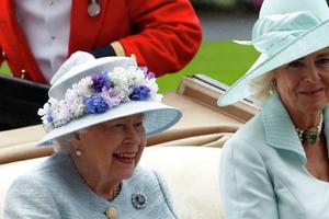 Isabel II: Expresó su deseo de que Camila de Cornualles sea 'reina consorte'