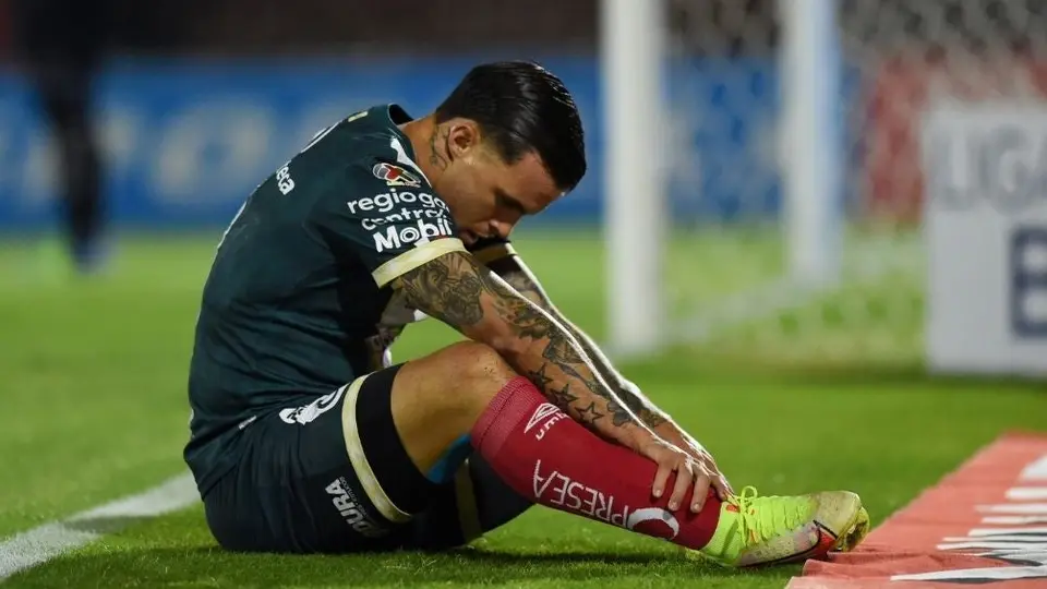 Cruz Azul: Christian Tabó, descartado para el juego vs Tijuana por molestias