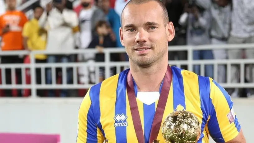 Wesley Sneijder sorprendió con su aspecto físico en partido benéfico