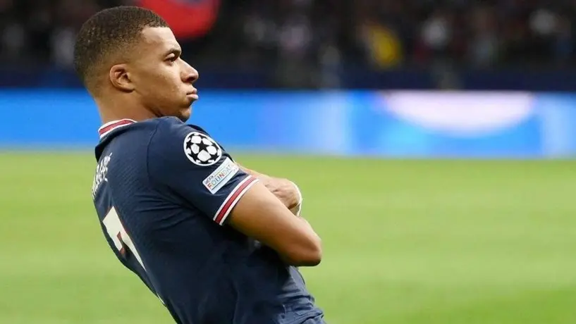 Mbappé pidió respeto hacia su padre tras agresiva publicación de un portal de apuestas