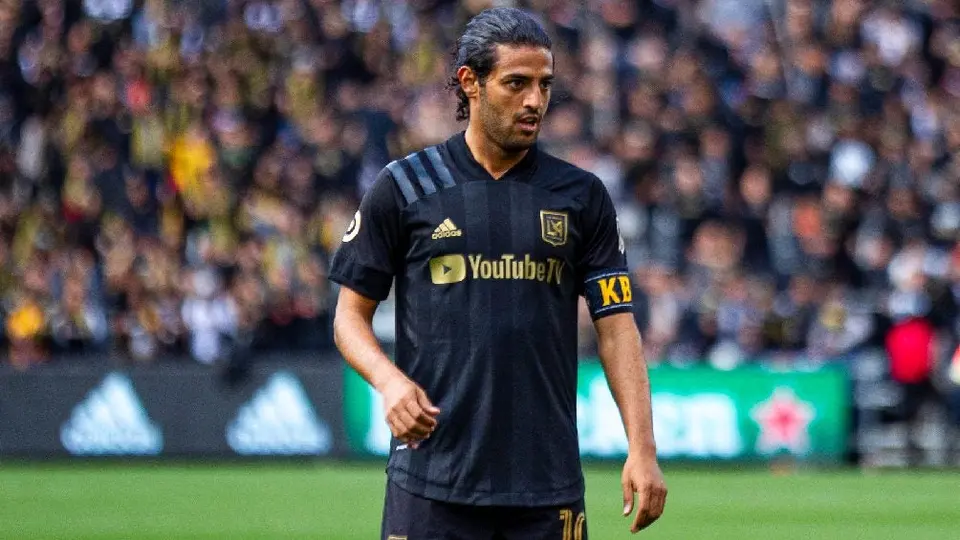 Cherundolo sobre Carlos Vela: 'Jamás va a perder su calidad; es una amenaza ofensiva'