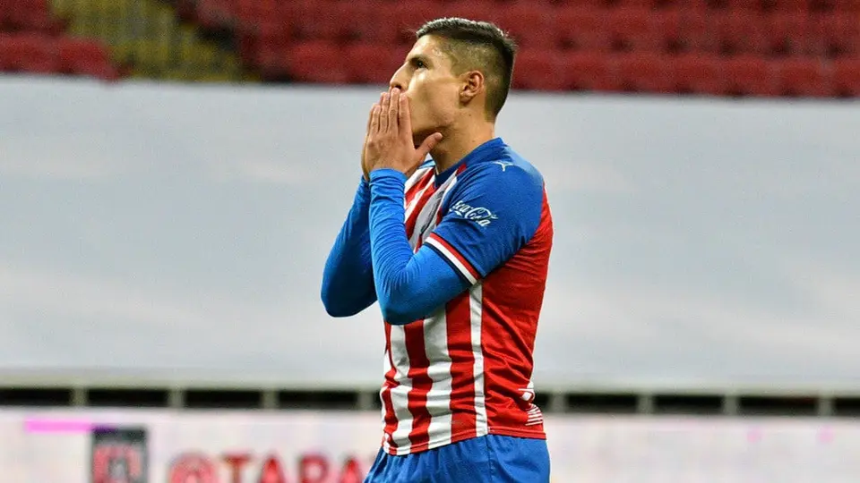 Ronaldo Cisneros sobre Chivas: "Siempre estuve listo para tener los minutos que merecía"