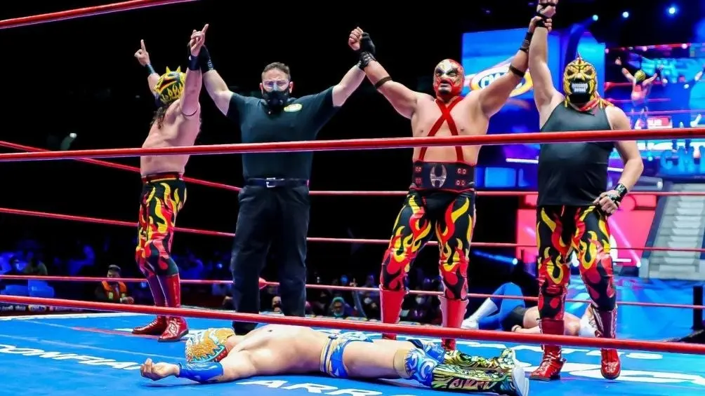 Los Infernales celebran | CMLL