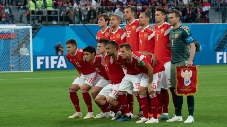 Rusia: Adidas suspendió su colaboración con la federación rusa de futbol
