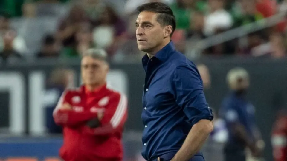 Diego Alonso: El DT de Uruguay rechazó sentirse decepcionado de México tras goleada