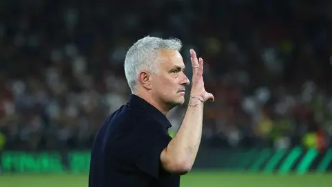 PSG: Mourinho, en el radar para ser el nuevo DT del club parisino