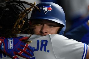 Alejandro Kirk: Conectó cuadrangular en derrota de Blue Jays