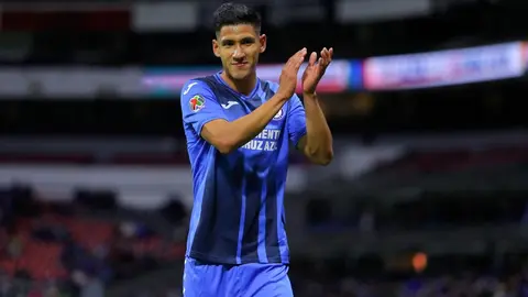 Cruz Azul: Uriel Antuna regala a la afición su playera debut con La Máquina