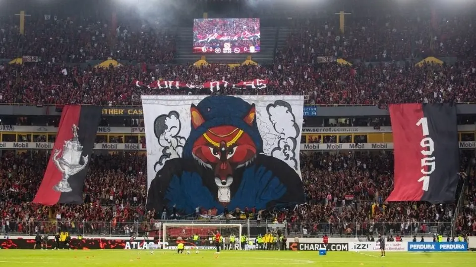 Atlas: Afición recibió a los Rojinegros con espectacular tifo previo a Final ante León