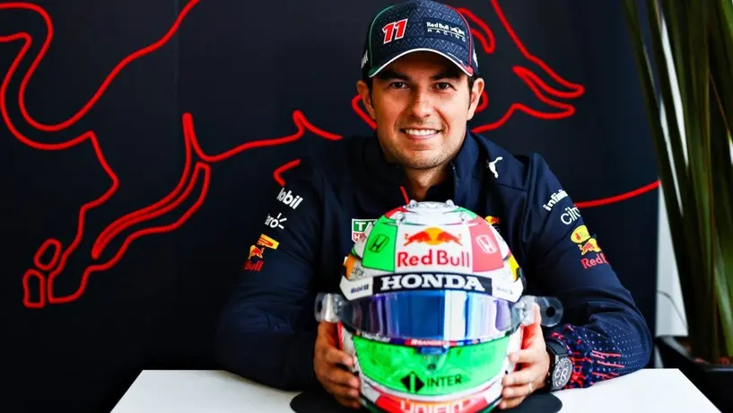 Checo Pérez envió mensaje de aliento a un niño: 'No te des por vencido, sigue inspirándonos'