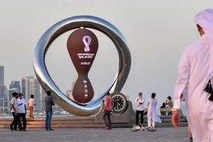 Qatar 2022: Policía qatarí detuvo a vendedores de ropa 'pirata' del Mundial