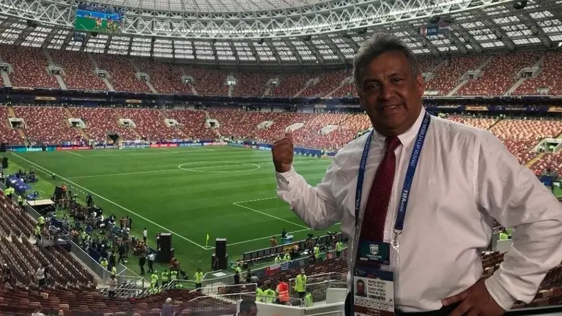 Raúl Pérez, narrador de TUDN, reveló que ingresó a 25 juegos del Mundial con acreditación falsa