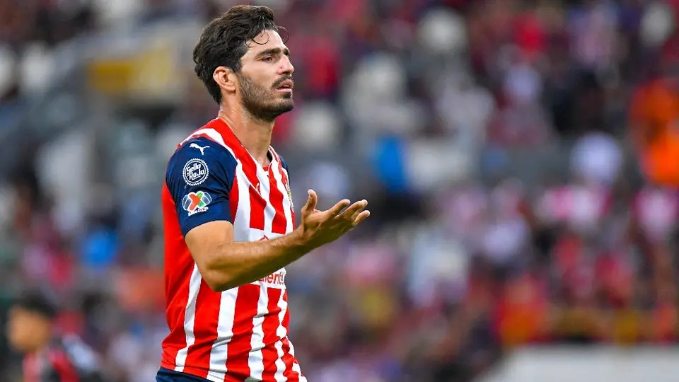 Chivas: ¿Por qué inició el pleito entre Pollo Briseño y Chino Huerta?