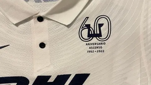 Pumas: Utilizó parche conmemorativo en su uniforme de local ante Toluca