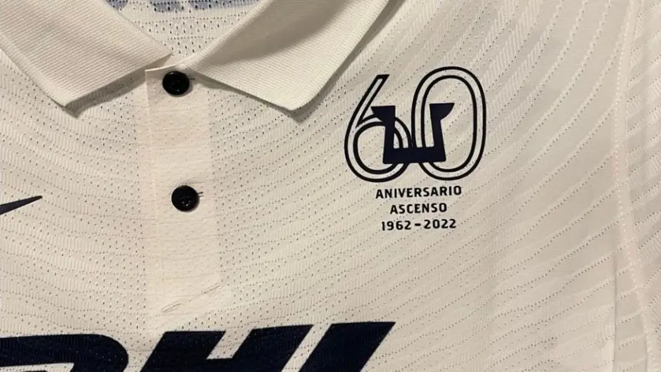 Pumas: Utilizó parche conmemorativo en su uniforme de local ante Toluca