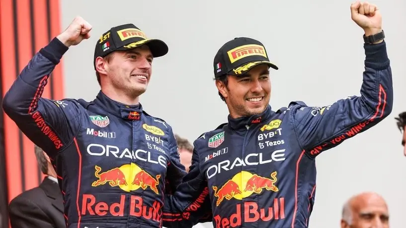 Checo Pérez sobre su rivalidad con Verstappen: 'Max es Messi, yo soy como CR7'