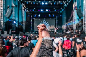 Corona Capital: Arctic Monkeys, My Chemical Romance y Miley Cyrus encabezan el cartel de este año