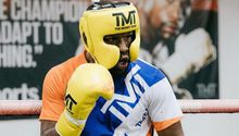 Mayweather regresará al ring para pelear en un helipuerto de Dubái