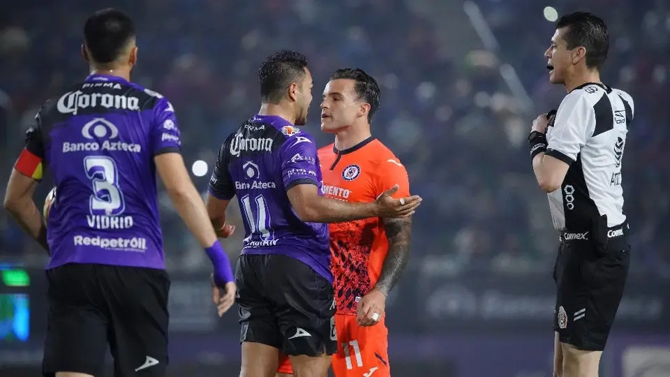 Marco Fabián a Christian Tabó: ‘Te pesa la camiseta’