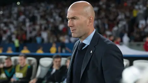PSG: Principio de acuerdo con Zidane para ser el nuevo DT del club parisino