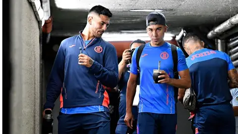 Cruz Azul hizo oficial las salidas de Pol Fernández y Lucas Passerini