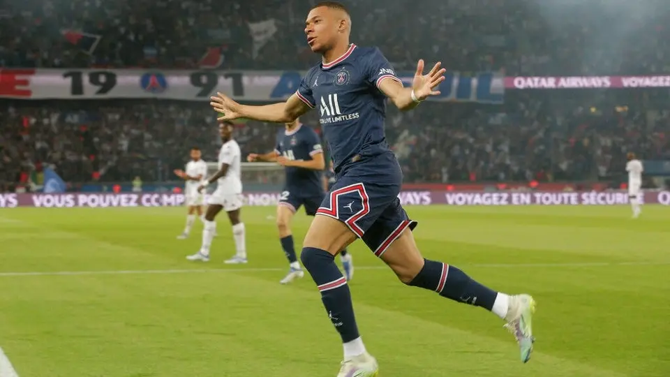 Kylian Mbappé disfrutó su descanso de postemporada en la Riviera Francesa