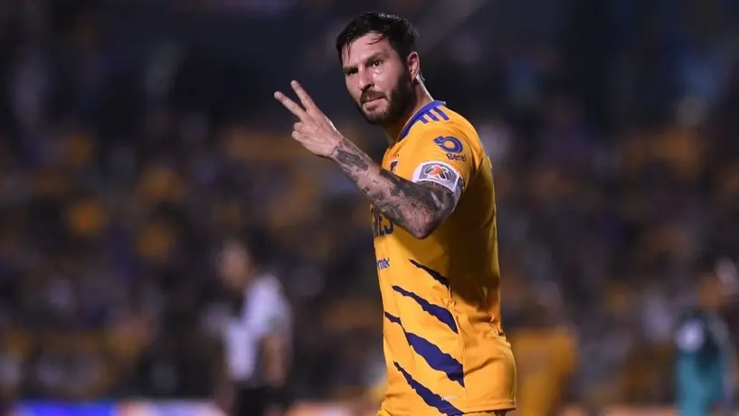 André Pierre Gignac: Usó sandalias de más 8 mil pesos en un entrenamiento de los Tigres