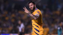 André Pierre Gignac: Usó sandalias de más 8 mil pesos en un entrenamiento de los Tigres