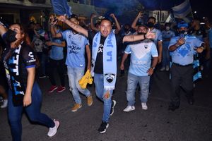 Tampico Madero: Aficionado de la Jaiba Brava propuso matrimonio en la Final de Ida