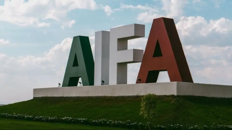 Usuario puso a la venta moneda conmemorativa del Aeropuerto Felipe Ángeles