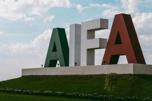 Usuario puso a la venta moneda conmemorativa del Aeropuerto Felipe Ángeles