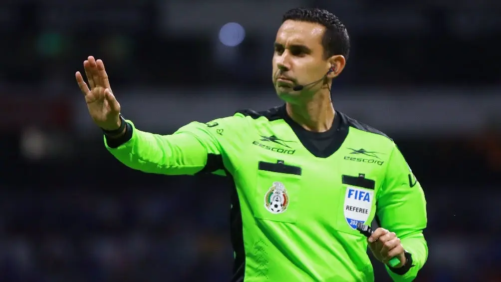 César Arturo Ramos Palazuelos pitando partido en la Liga MX | IMAGO7