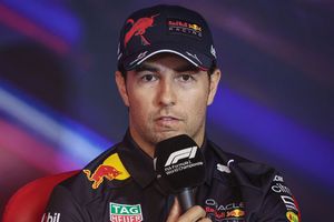 Checo Pérez: Reprobado por la prensa internacional tras su abandono en el GP de Canadá