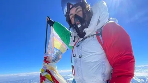 Juan Martínez, alpinista mexicano, rompió récords mundiales tras conquistar la cima del Everest