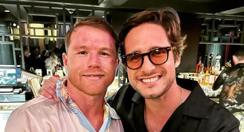 Video: Canelo Álvarez se echó un 'palomazo' con Diego Boneta tras perder contra Bivol