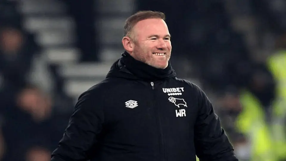 Rooney rechazó dirigir a Everton para seguir como DT en Derby County