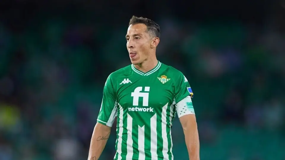 Andrés Guardado: Salió lesionado a los 10 minutos del duelo entre el Betis y el Atlético de Madrid