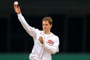 Joe Burrow: Lanzó la primera bola de los Cincinnati Reds en la MLB